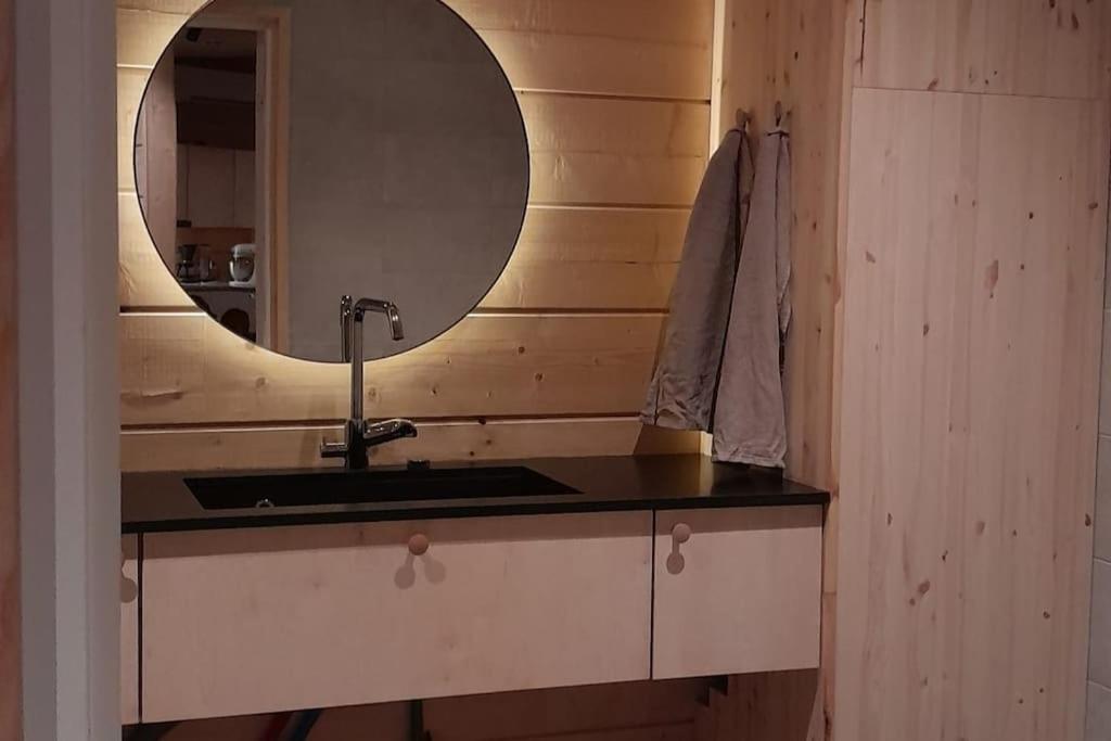 Uusi hirsimökki 7 henkilölle photo 2