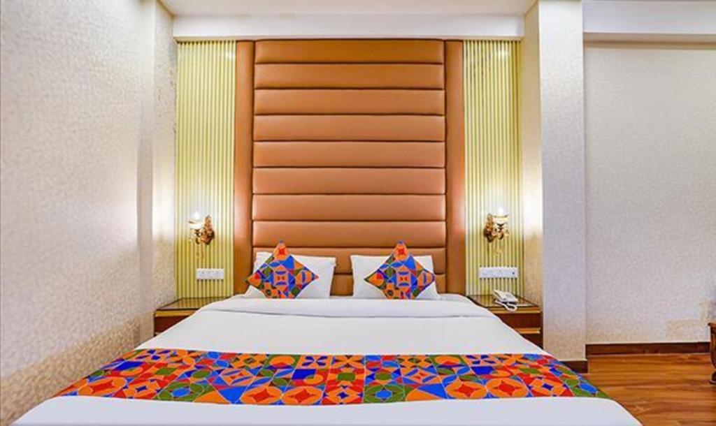 FabHotel Prime Noida Sector 63 photo 1