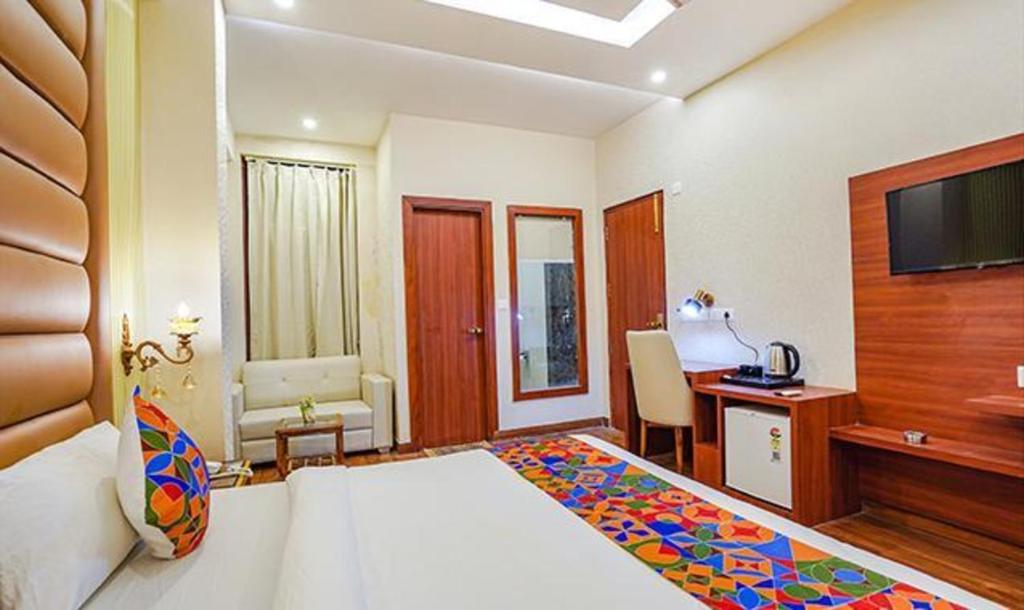 FabHotel Prime Noida Sector 63 photo 3