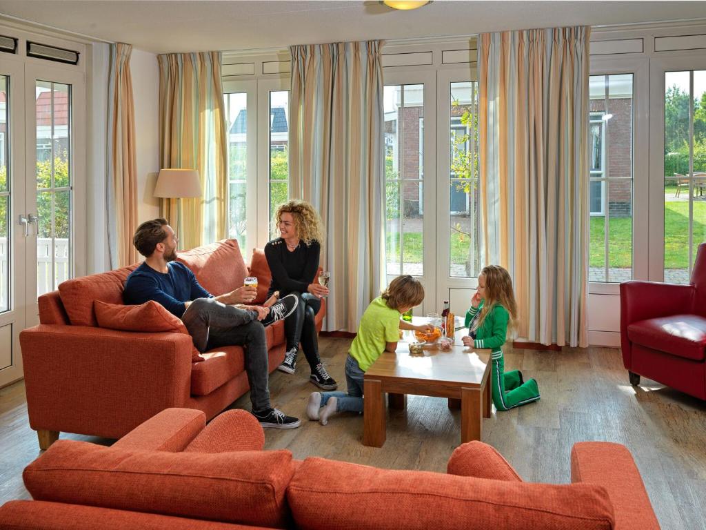 Comfortable holiday home with a porch at 1.3 km from the sea photo 4