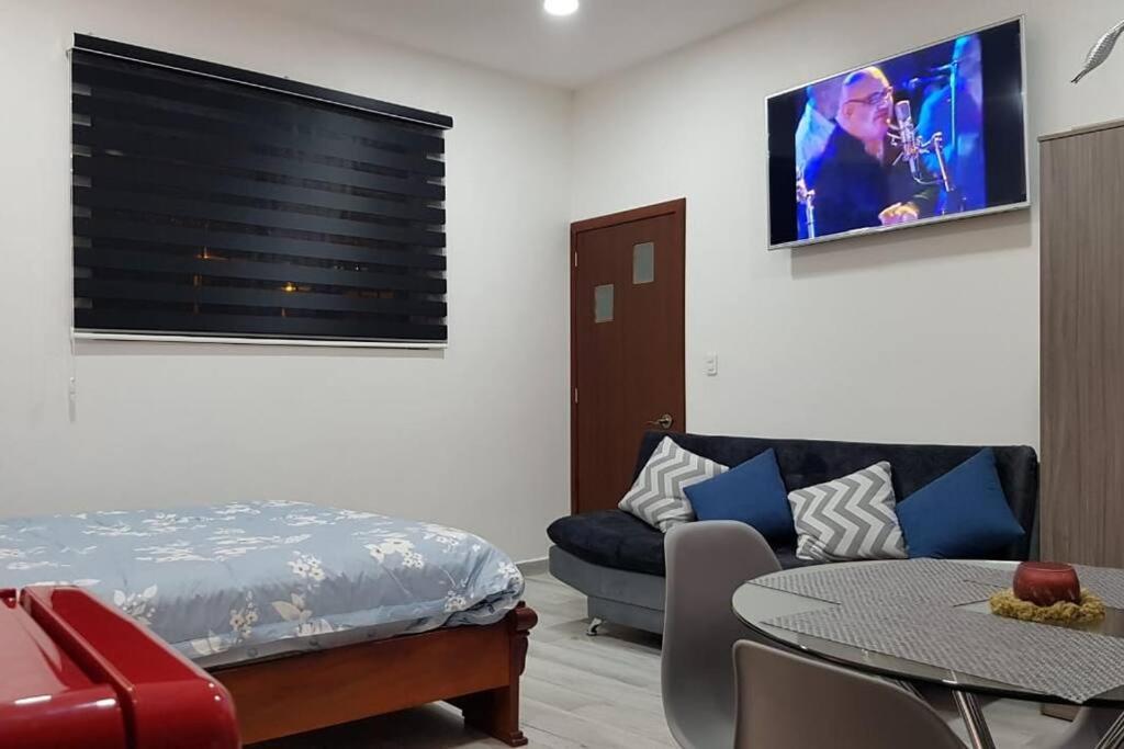 Departamento con jacuzzi sector U estatal Cuenca