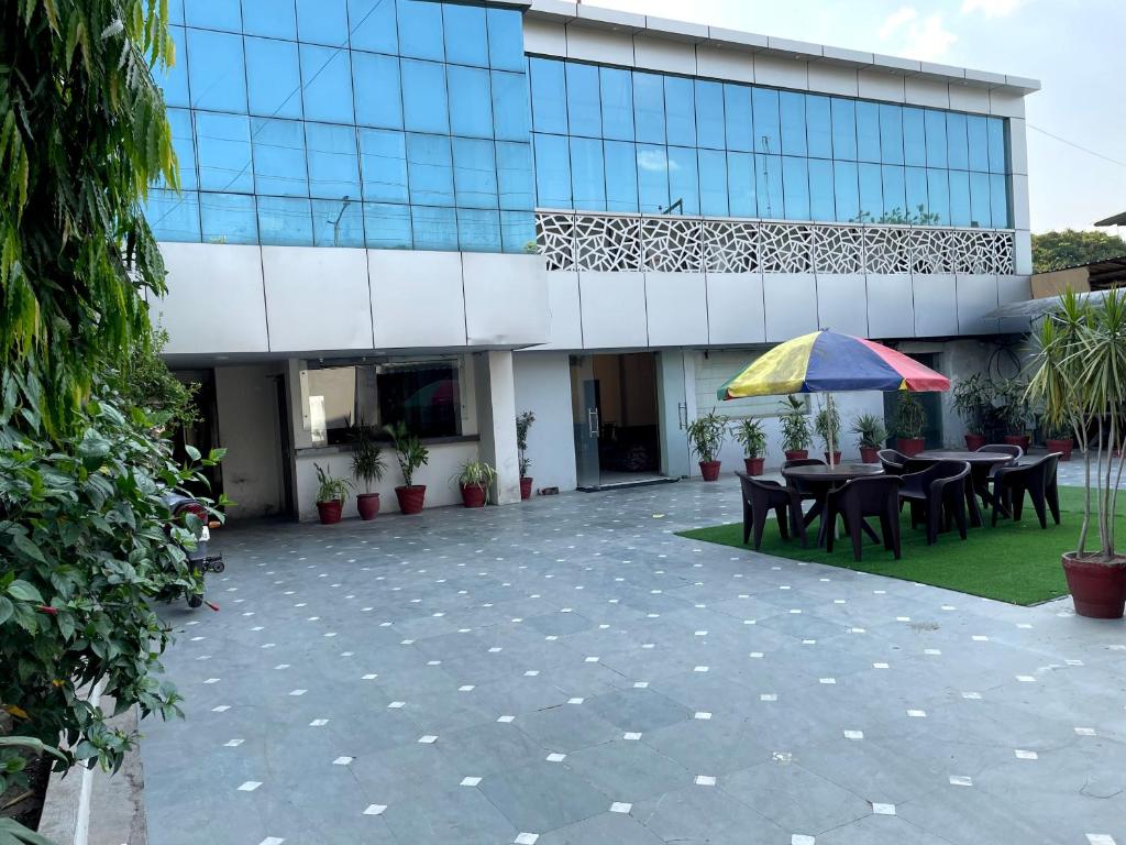 MALAYA HOUSE --Couples, Family, Corporate Favorite-- Near BMC Chowk ICONIC Mall photo 3