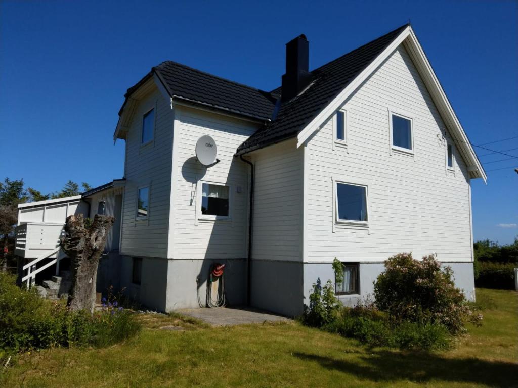 Haus auf der Insel Skuløya photo 2
