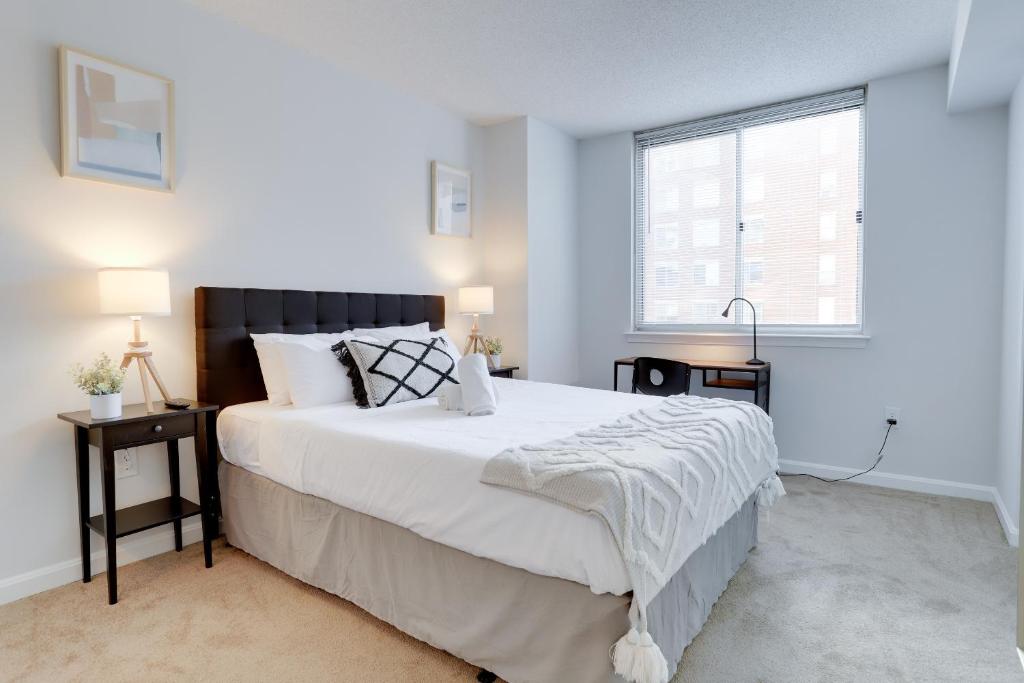 Apartment Just Steps from Ballston Subway Station photo 1