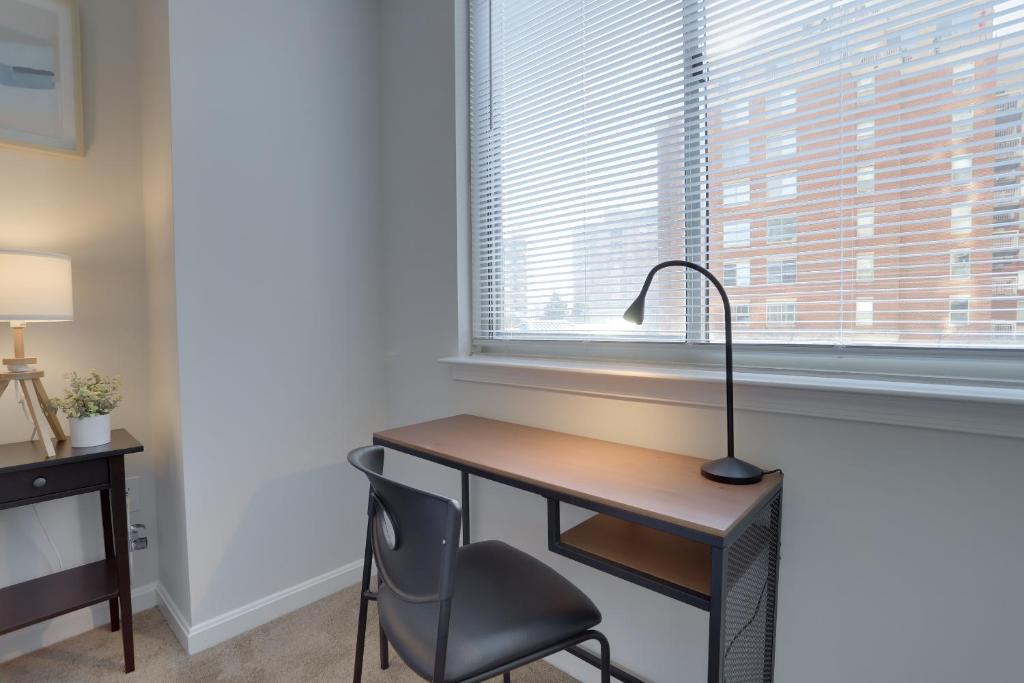 Apartment Just Steps from Ballston Subway Station photo 2