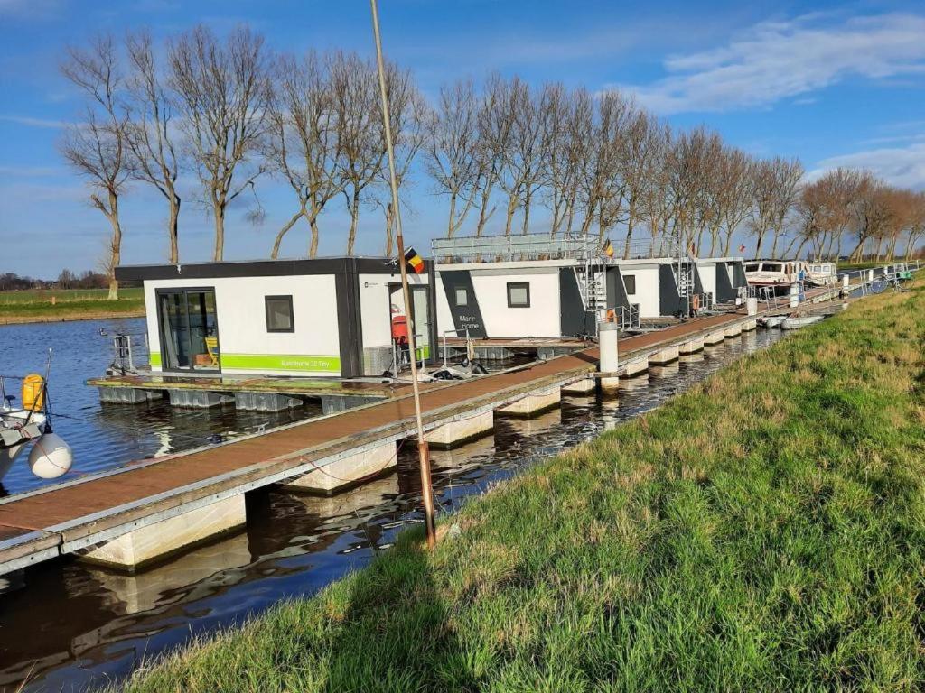 Houseboat Tiny Griffin photo 1