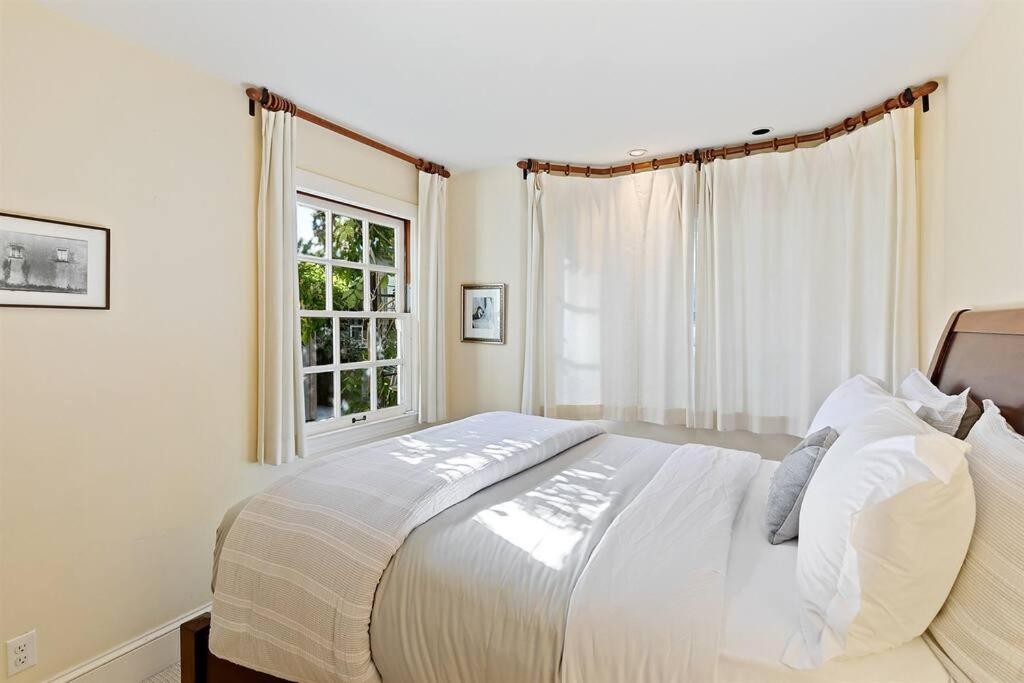 Luxury Home Next to Stanford University photo 1