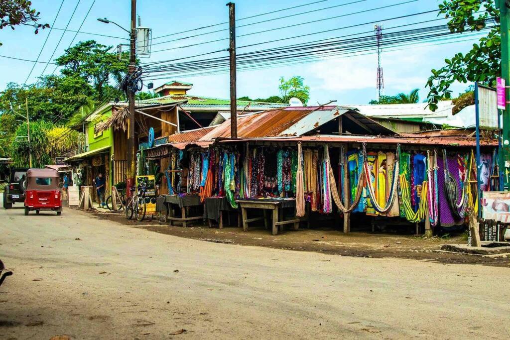 Casita Kreyol Jungle Sanctuary/Walk to Playa Negra photo 2