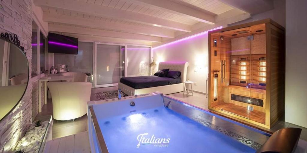 Italians b&b luxury suite photo 3