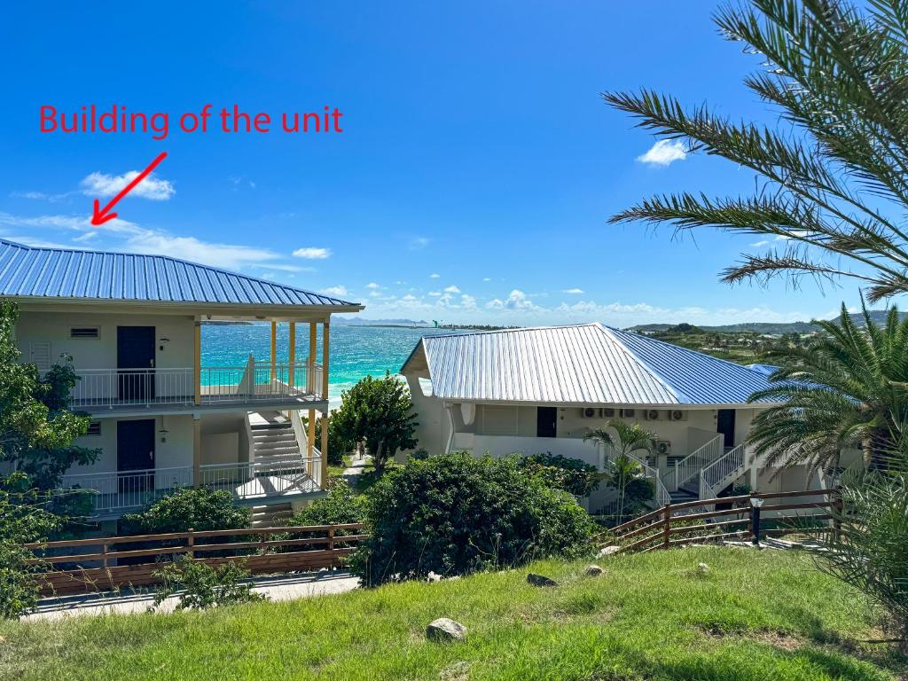 Front line unit 520 ft2 - 48 m2, on second floor, stunning ocean view photo 2