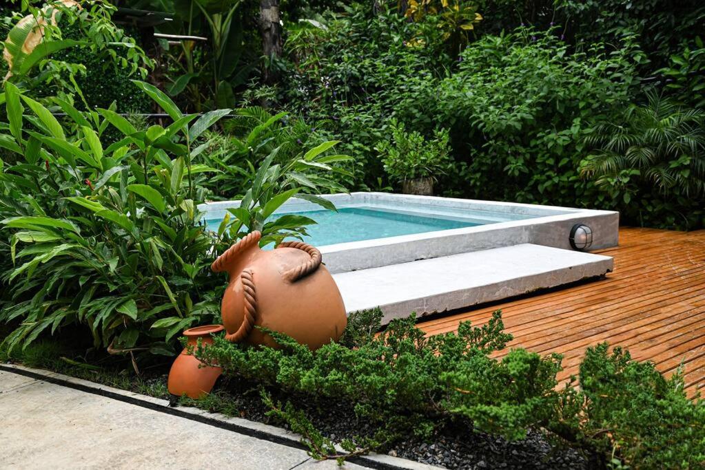 Coco Bungo - Beachside Bungalow #3 photo 4