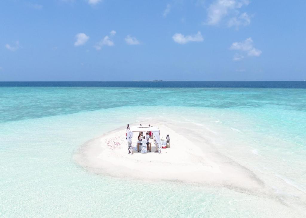 PrivHotel - Himandhoo photo 1