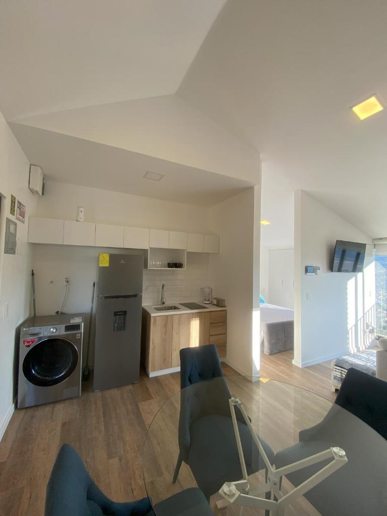 Suite 04 photo 4