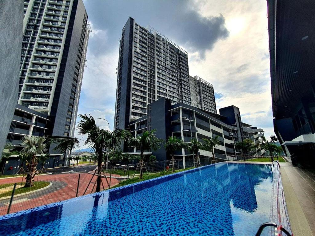 COZY Condo & Infinity Pool @ Bangi Wonderland