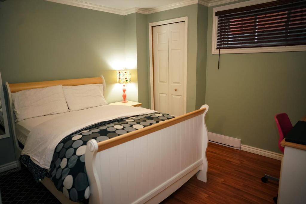 Cozy private bedroom and living room in our home photo 4