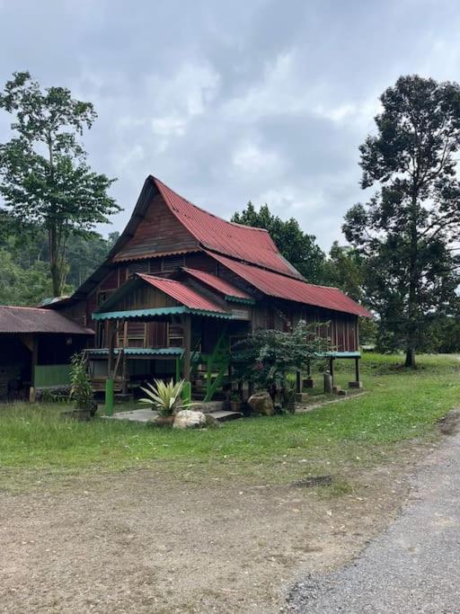 Kampung House (Minang) in Hulu Yam, Batang Kali photo 1