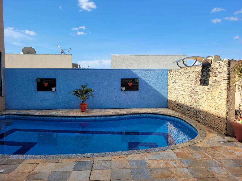 Casa espaçosa com linda piscina photo 2