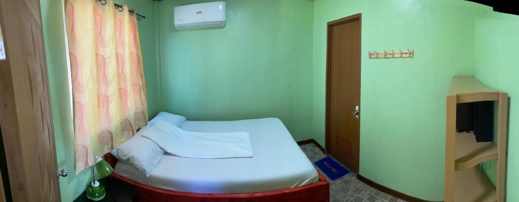 Rainbow Beach Bar & Resort photo 3