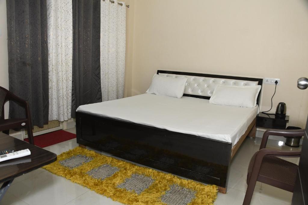 HOTEL DAKSHIT IN photo 4