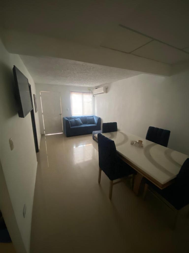 Encantadora villa en una cdla privada