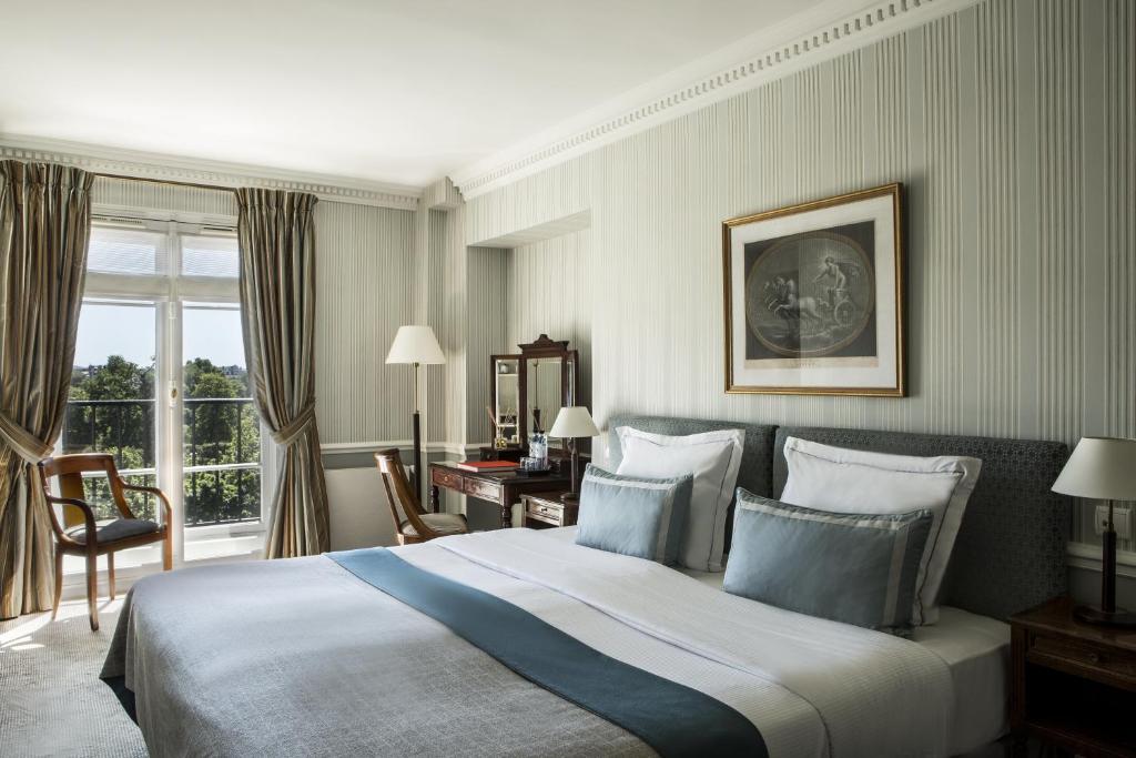 Двухместный (Двухместный номер Делюкс с 1 кроватью и видом на Париж), Hôtel Brighton - Esprit de France