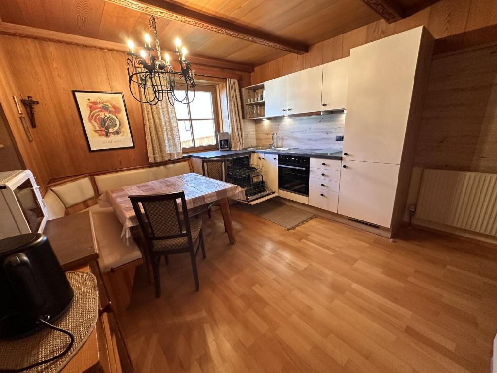 Apartment near the ski lift in F gen Tyrol photo 2