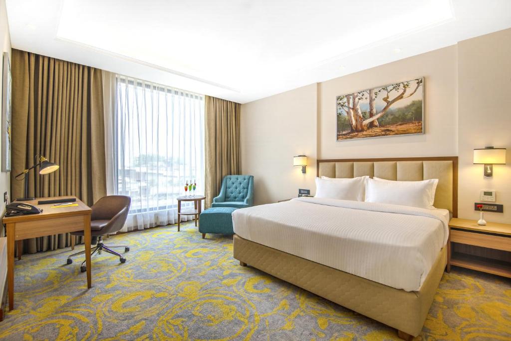 Golden Tulip Jalandhar photo 1