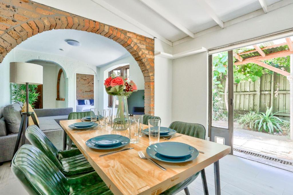 Comfortable 2 Bedroom House Paddington 2 E-Bikes Included photo 4