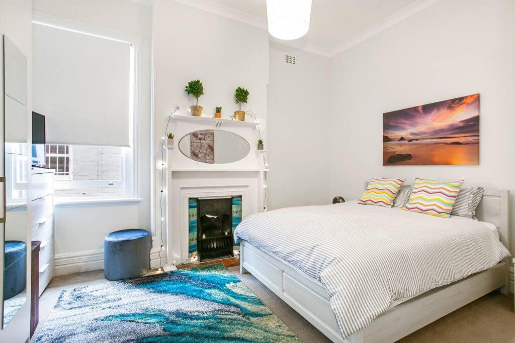 Heart of Coogee - Semi/2 Bed Federation House & AC photo 1