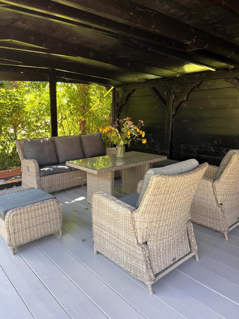 Cosy Vacation home with large fenced garden photo 4