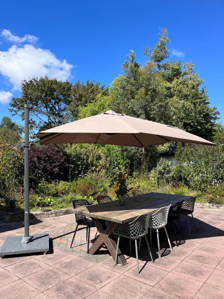 Cosy Vacation home with large fenced garden photo 1