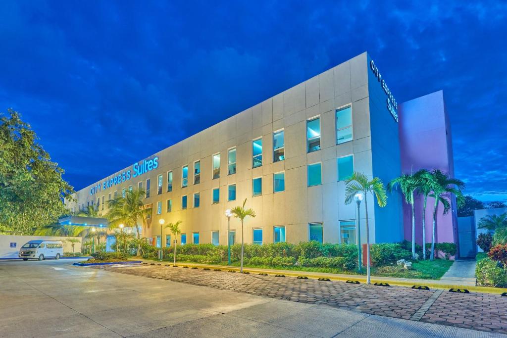 City Express Suites by Marriott Playa del Carmen photo 1