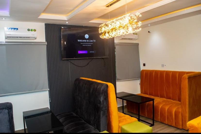 Ravella Hotel & Suites photo 2