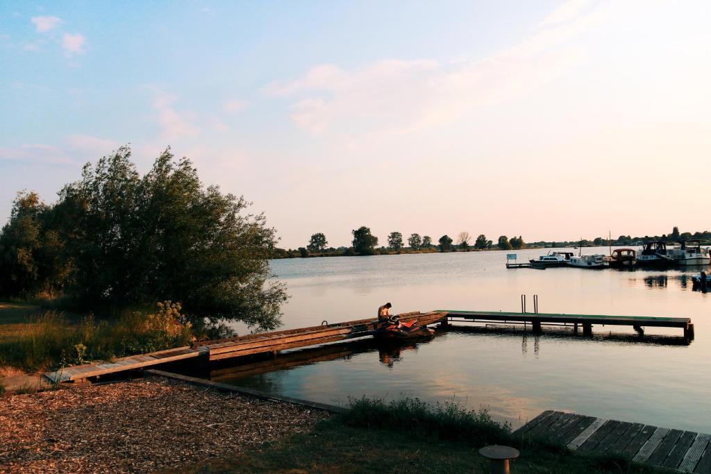 Tiny House by the water - de Schans Alphen photo 2