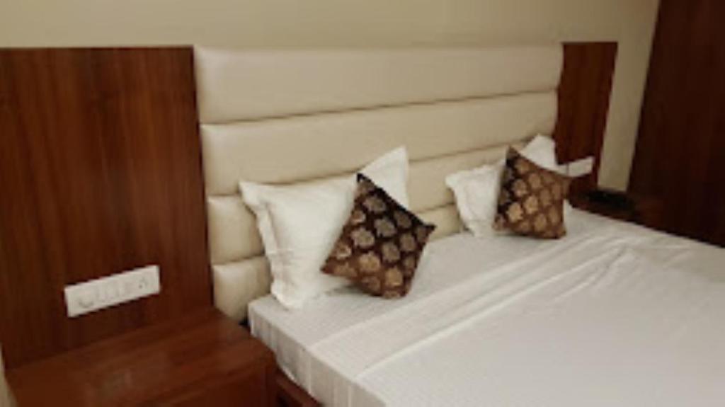 Hotel Vinayak Grand Uttar Pradesh photo 2
