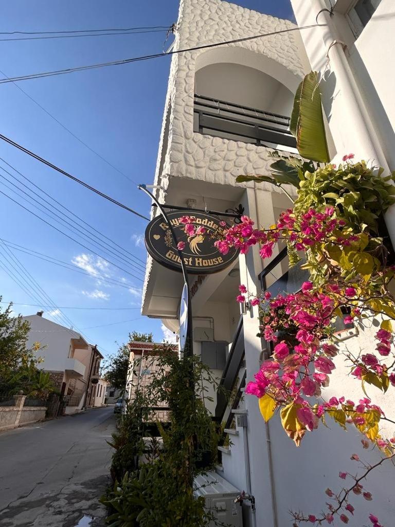 Royal Goddess Guest House, Walled City photo 3