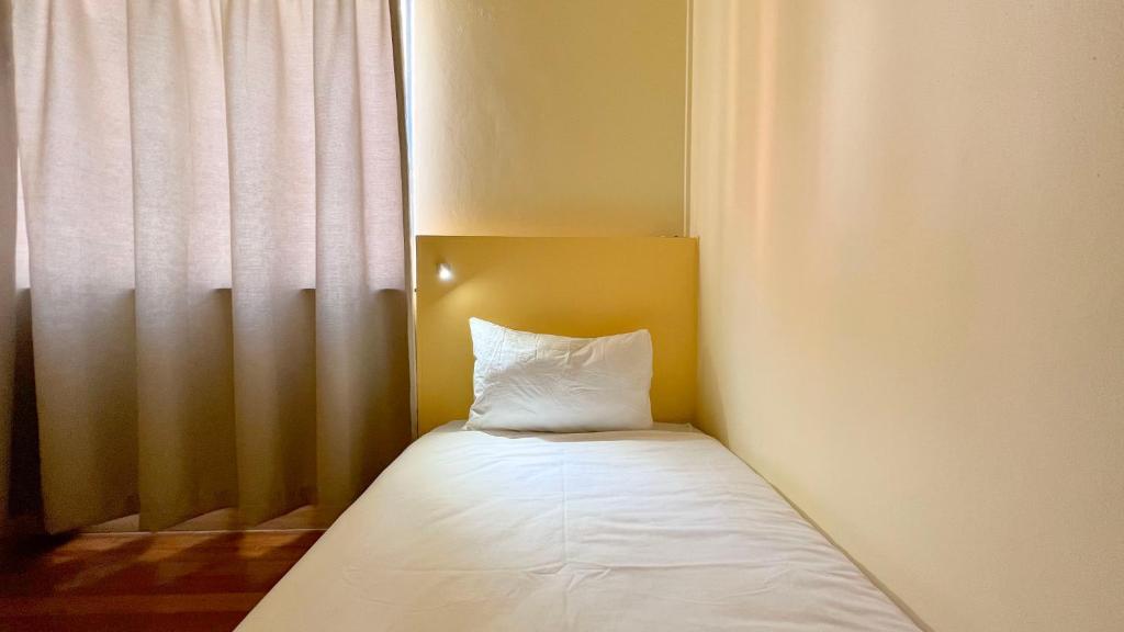 Long Street Backpackers Room Type - Budget Single Room