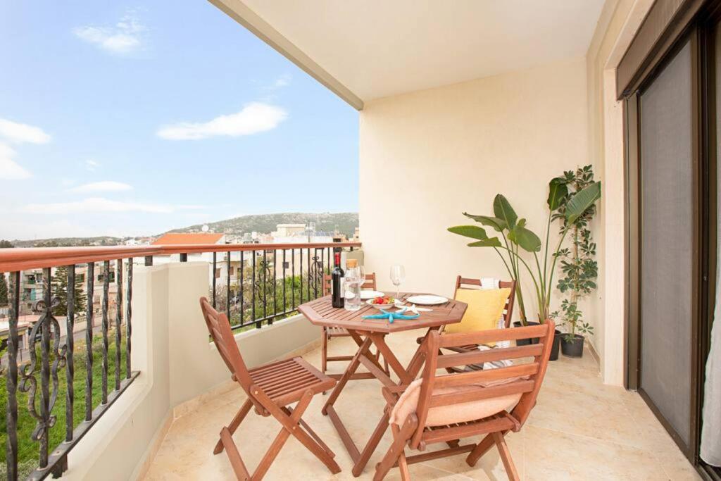 Denis 2BR Apartment in Batroun photo 1