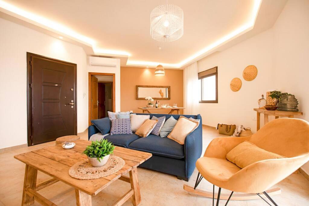 Denis 2BR Apartment in Batroun photo 2