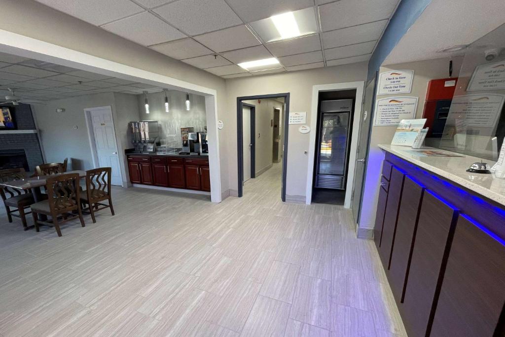 Baymont by Wyndham Adairsville photo 3