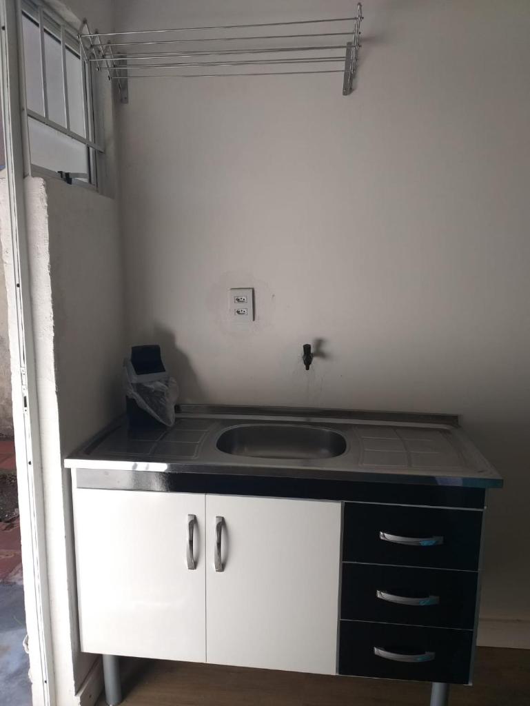 Kitnet espaçosa e bem localizada - Próximo ao lago e centro de eventos photo 3