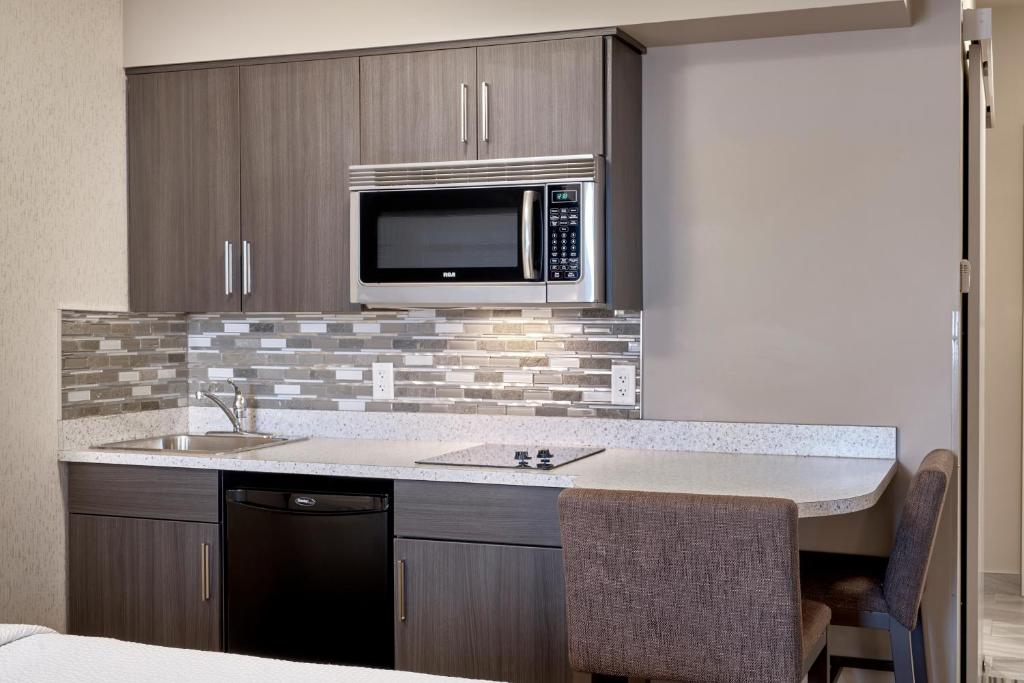 Fairfield Inn & Suites by Marriott Airdrie photo 4