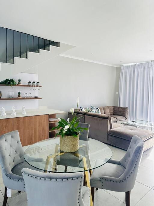 Ekhaya Luxury Apartment photo 4