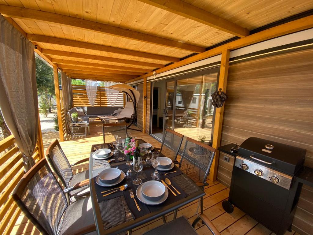 Home De Luxe M&D