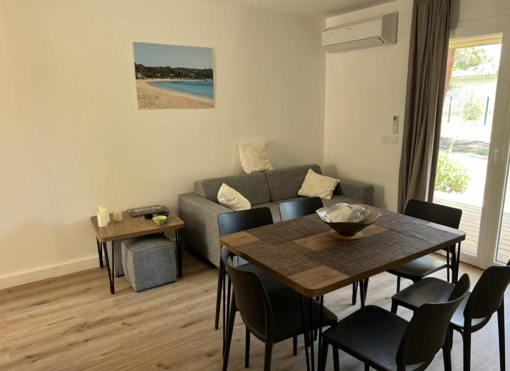 Fiori di Cala Rossa résidence hôtelière (Fiori di Cala Rossa residence hoteliere) - 수영장