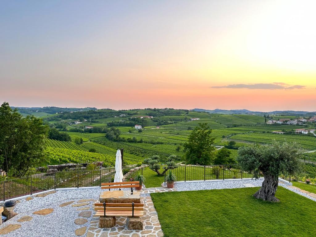 A Luxury 100m2 Apartment in a Chic Vineyard Villa - Ca' S. Lorenz photo 2