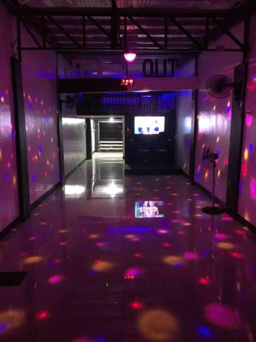 D’HIDE OUT (place to have fun) photo 4