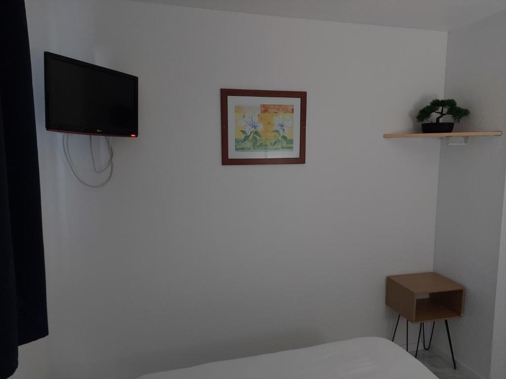 Fleurines Hotel photo 3