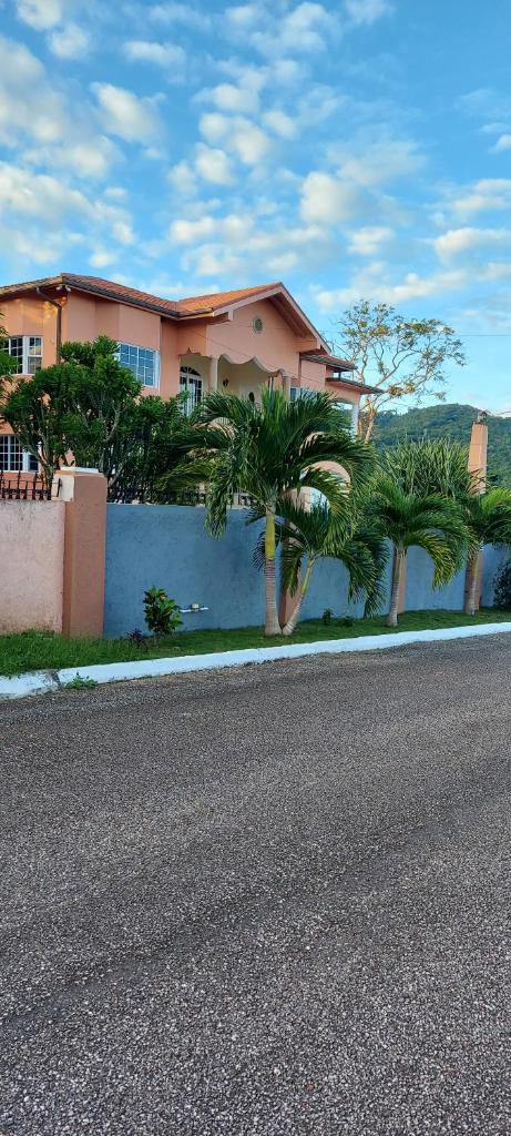 DonPaul Get Away - 4 Bedrooms ensuite Ocean View photo 1