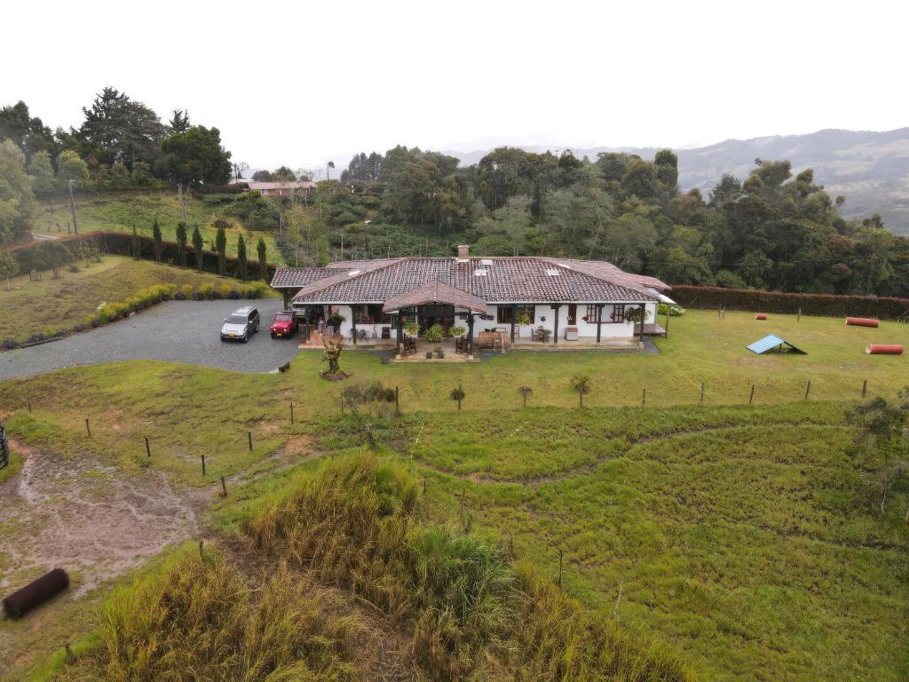 Finca con caballos para 10 personas en Envigado photo 2